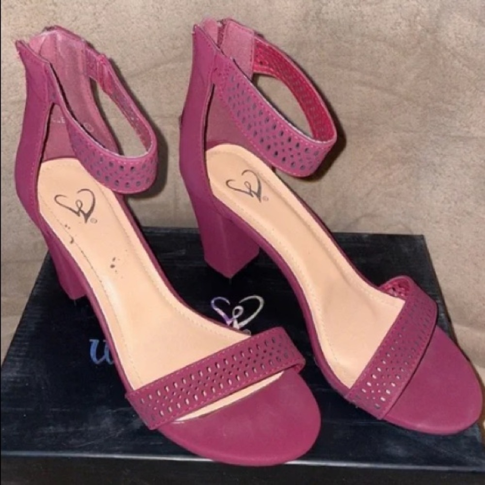 Burgundy Windsor heels